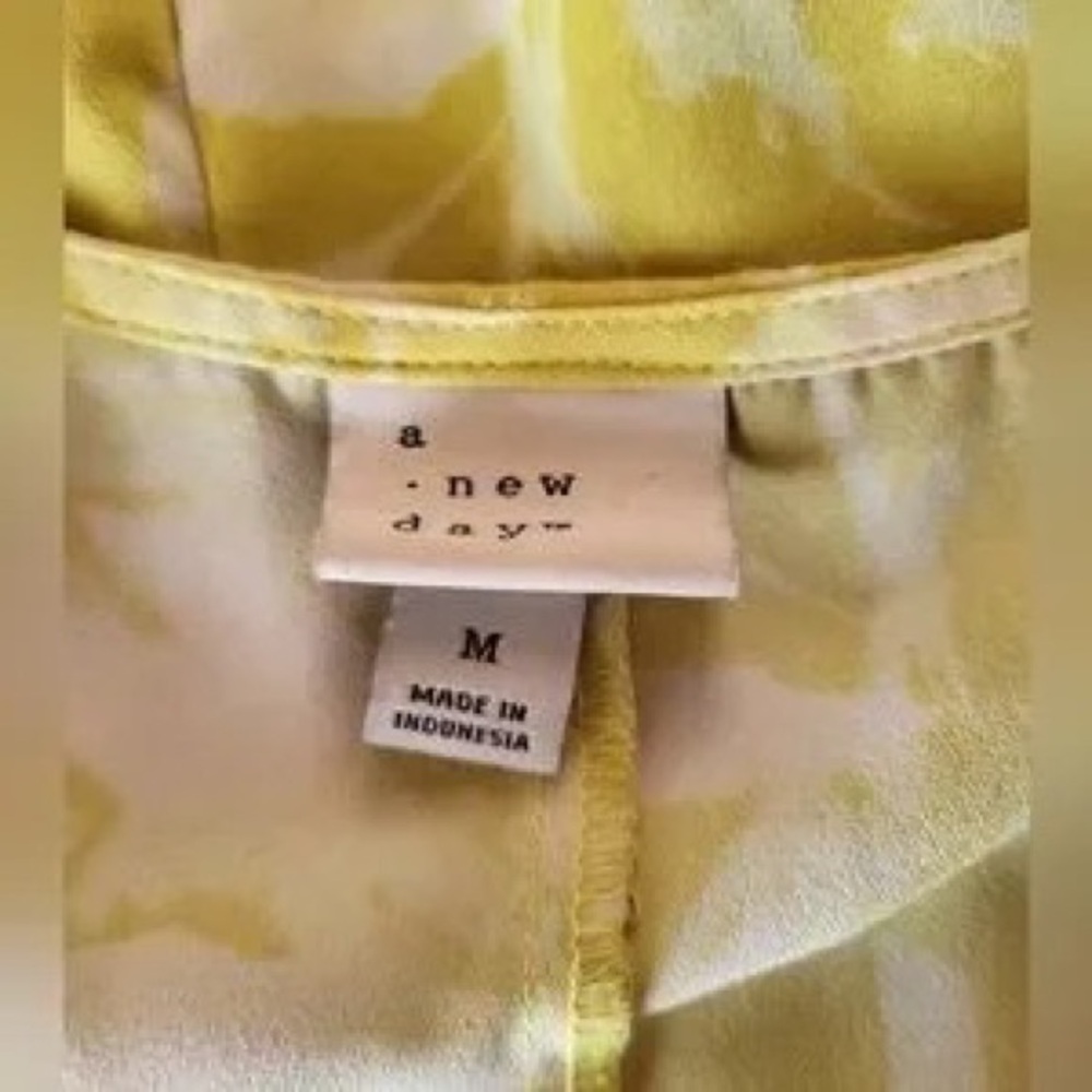Green Leaf Print V-Neck Drop Waist Dress - Picture 5 of 6
